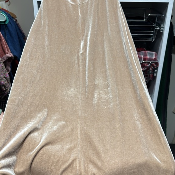 Revelry Nadia Velvet Dress in champagne size 4 - Picture 8 of 8